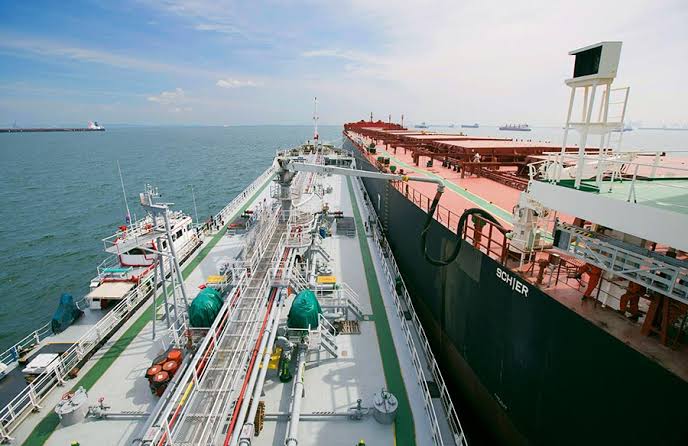 Marine bunkering fuel supply